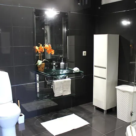 בית נופש Madeira Spacious פונשל